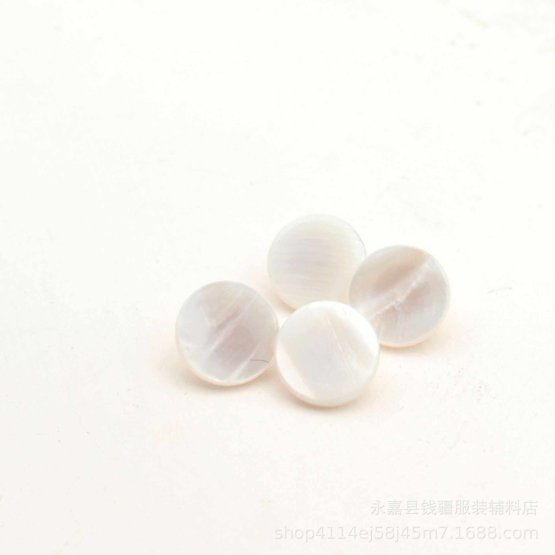 新款直销圆形贝壳钮扣淡水马司黑蝶白蝶黄皮高脚扣子衬衫针织衫连