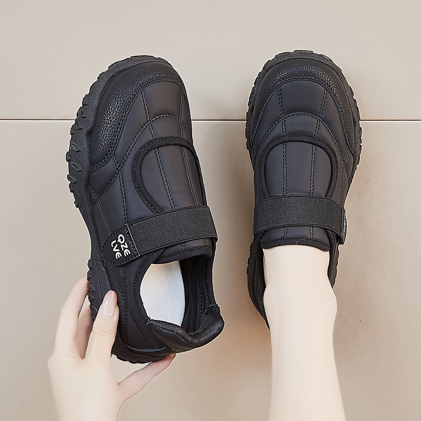 工作鞋黑色女防水防滑厨房鞋软底久站不累一脚蹬上班鞋秋冬孕妇鞋