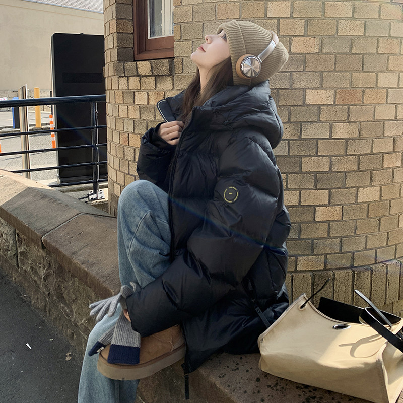 黑金亮面羽绒服女短款冬季2024新款小个子加厚高级感白鹅绒面包服,女装羽绒服,浙宝237