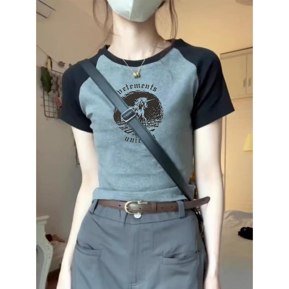美式正肩短袖T恤女夏日多巴胺穿搭小个子辣妹印花短款插肩袖上衣