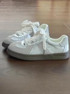 近期心头爱！自带清冷感的蕾丝德训鞋泰美啦