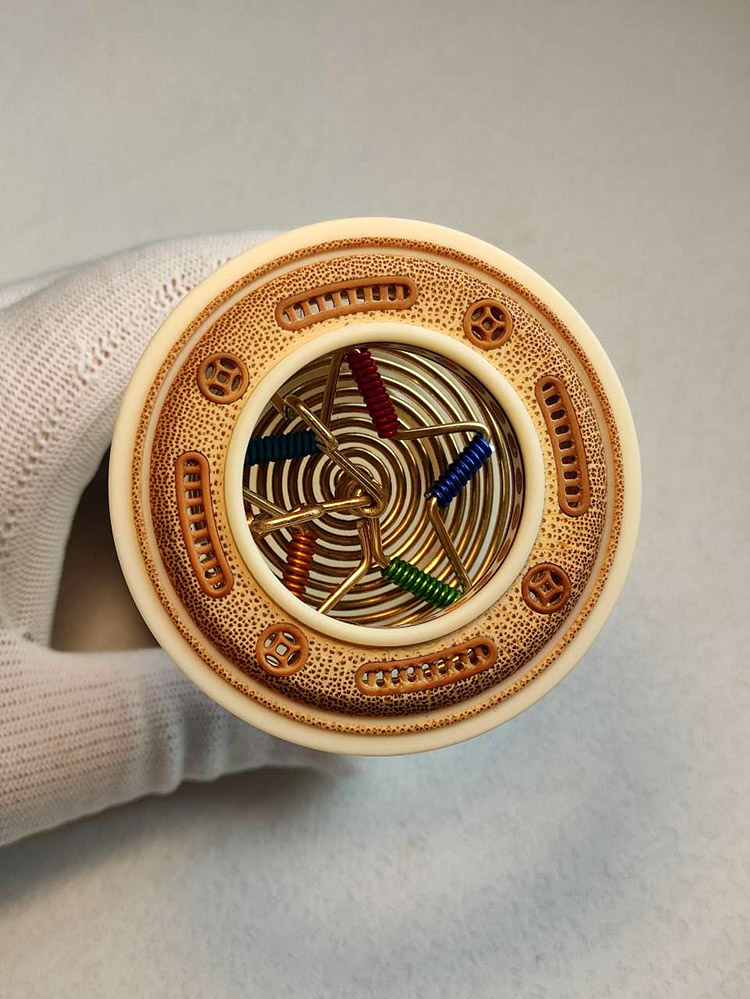 玉竹镶嵌橄榄核独眼蝈蝈罐