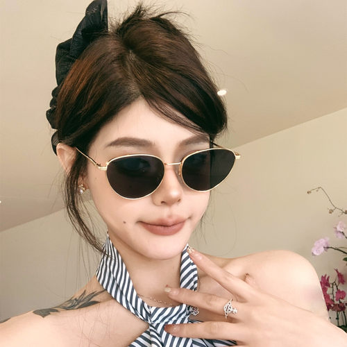 复古辣妹金属框显脸小防UV墨镜