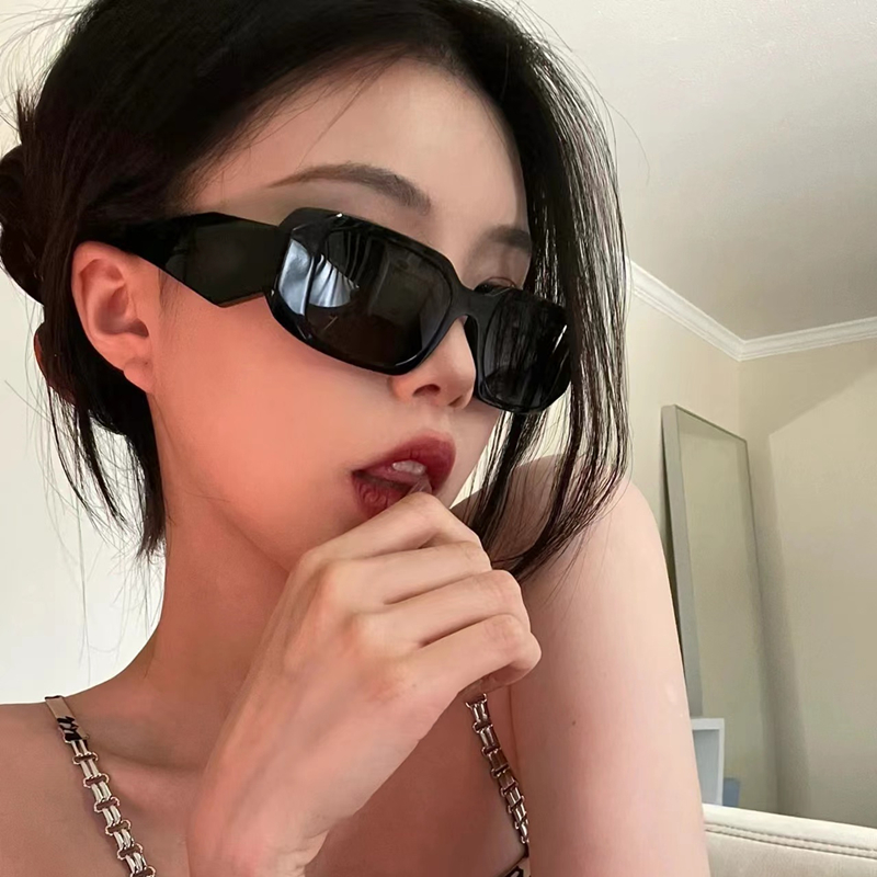 桔里防紫外线方形个性高级感墨镜