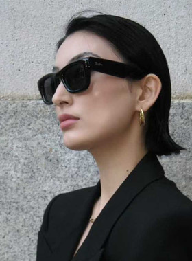 简约黑色粗框遮阳显脸小太阳镜