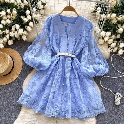 2026新款法式夏甜美宫廷风V领灯笼袖重工刺绣收腰显瘦连衣裙