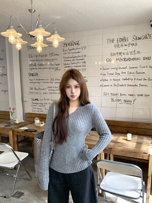 宅宅athome//实穿格调 灰色坑条纹v领针织衫百搭显瘦修身上衣