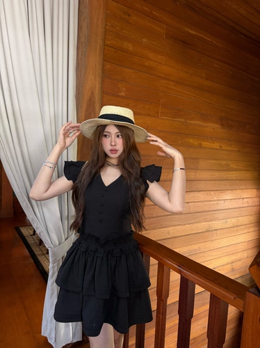 宅宅Athome//黑桃契约 宫廷千金荷叶边连衣裙修身V领小飞袖A字裙