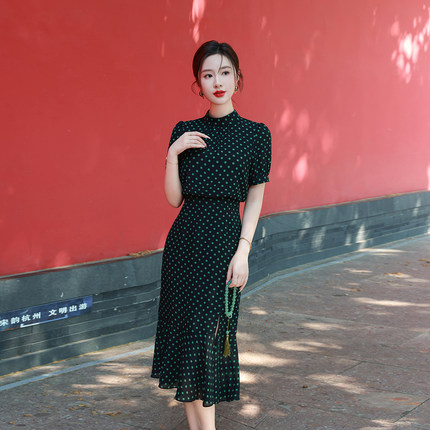 时尚波点鱼尾裙2026夏季新款气质高端女装收腰显瘦法式设计连衣裙