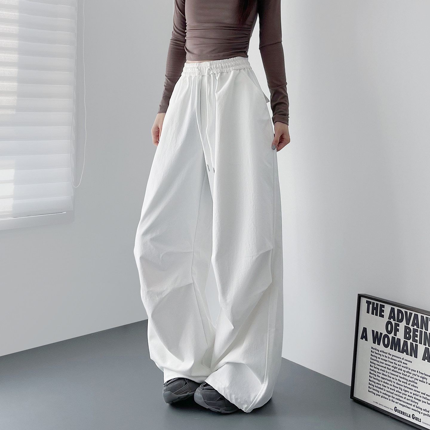 大码白色运动阔腿裤女春季新款胖mm显瘦肌理感慵懒风压褶工装长裤,女装/女士精品,大码裤装,淘宝优惠券,粉丝福利购,淘宝优惠卷