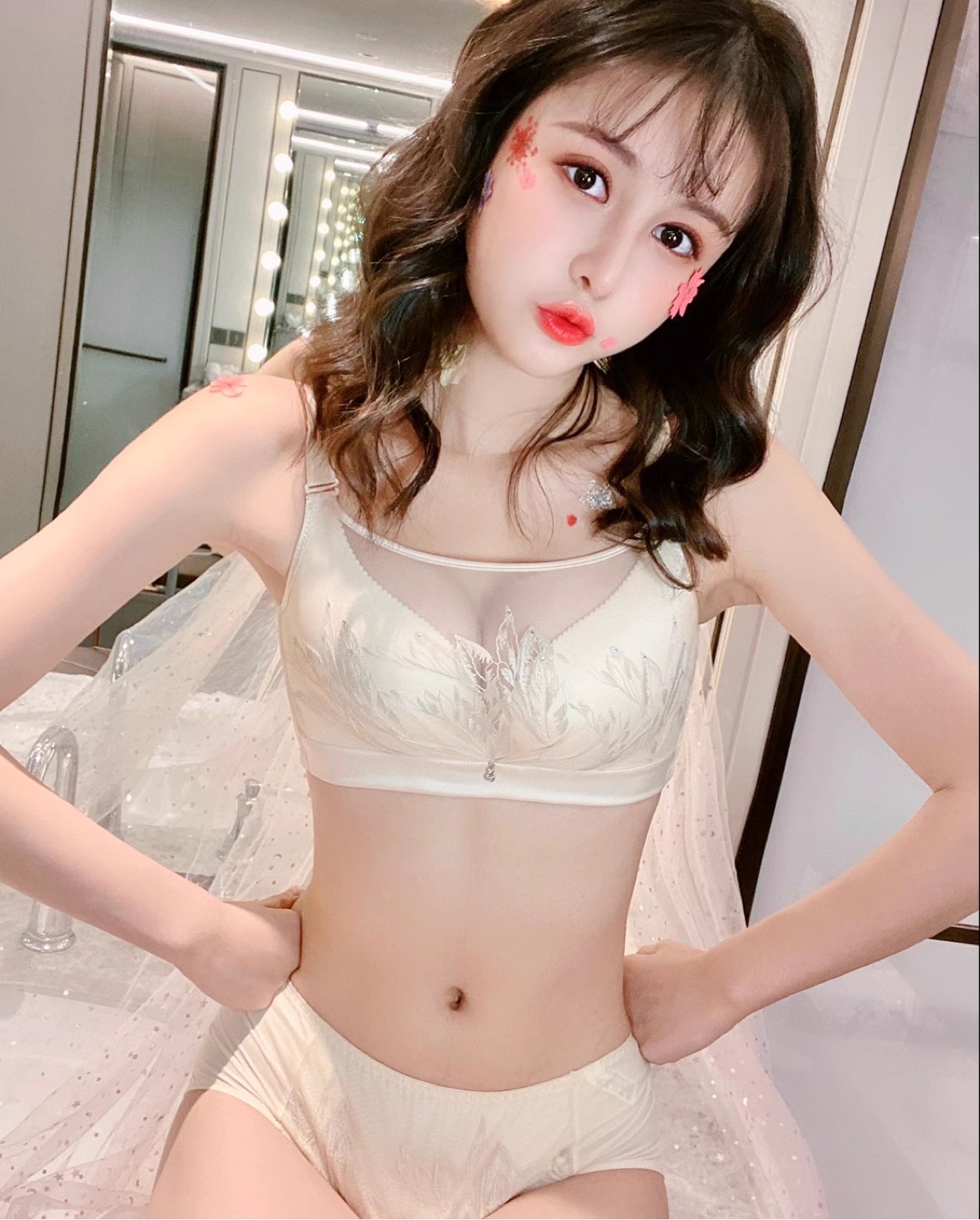 慕色天使正品内衣孔雀女王无痕无钢圈聚拢调整抹胸防走光文胸套装