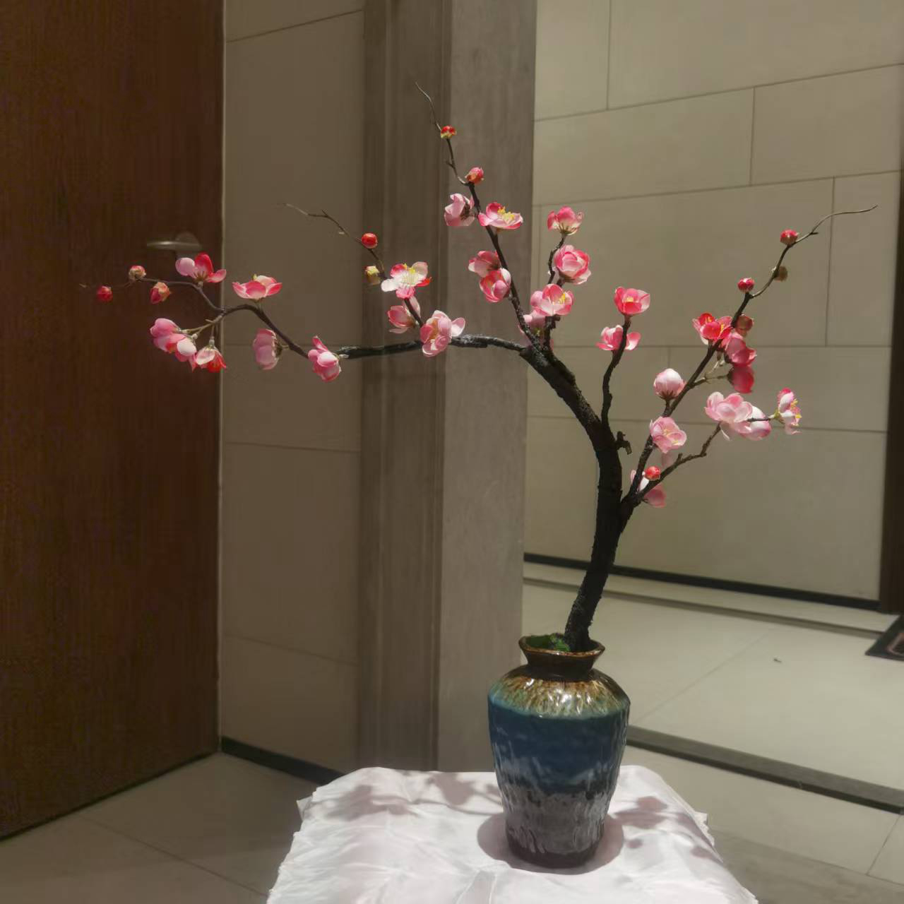 仿真梅花腊梅客厅书架酒架桌面中式玄关摆件汉服道具拍摄装饰摆件