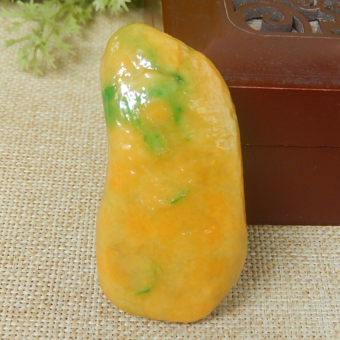 缅甸A货翡翠原石半明料玉石毛料大马坎黄加绿料子边角料挂件V4421