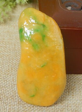 缅甸A货翡翠大马坎黄加绿边角料