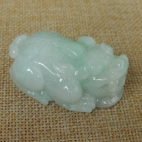 正品缅甸天然A货翡翠飘绿貔貅