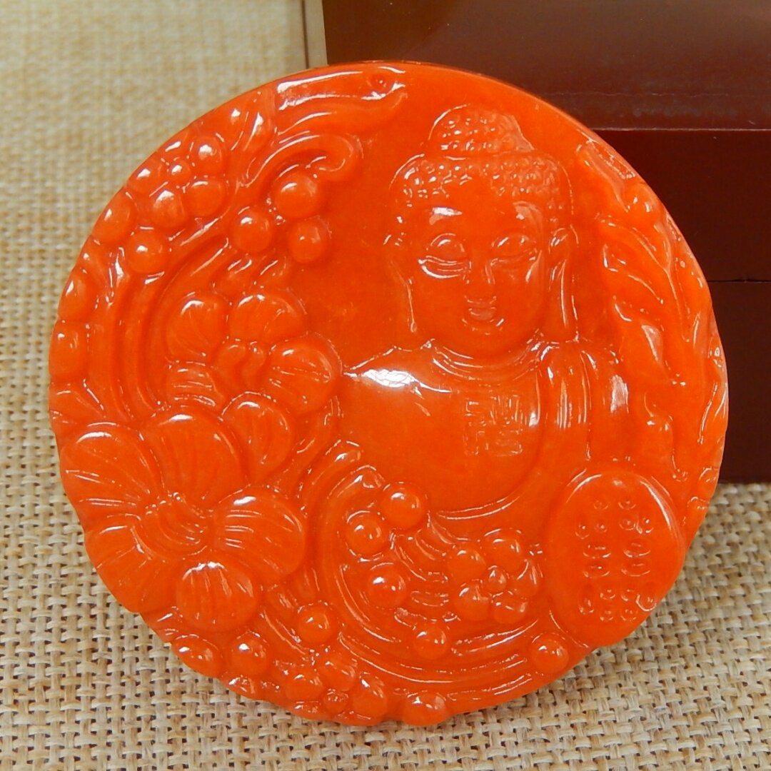 缅甸A货翡翠满色红翡山水佛袓