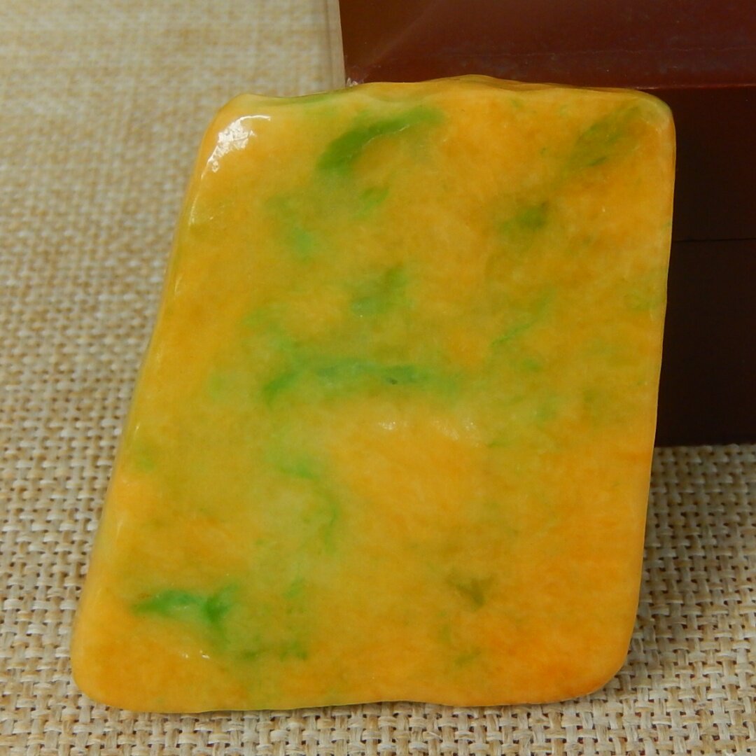 缅甸A货翡翠原石半明料玉石毛料大马坎黄加绿料子边角料挂件K8969