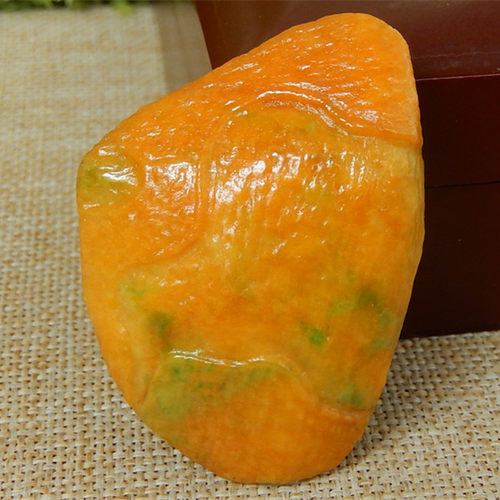 缅甸A货翡翠大马坎黄加绿边角料
