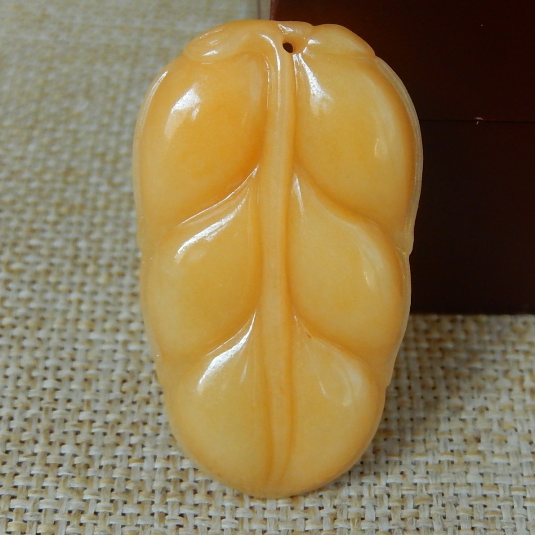 缅甸A货翡翠原石半明料玉石毛料大马坎满色黄翡叶子挂件吊坠K9162