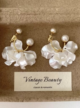 「小白裙」法式纯白森系高级感优雅小众超仙褶皱白花珍珠耳环耳夹