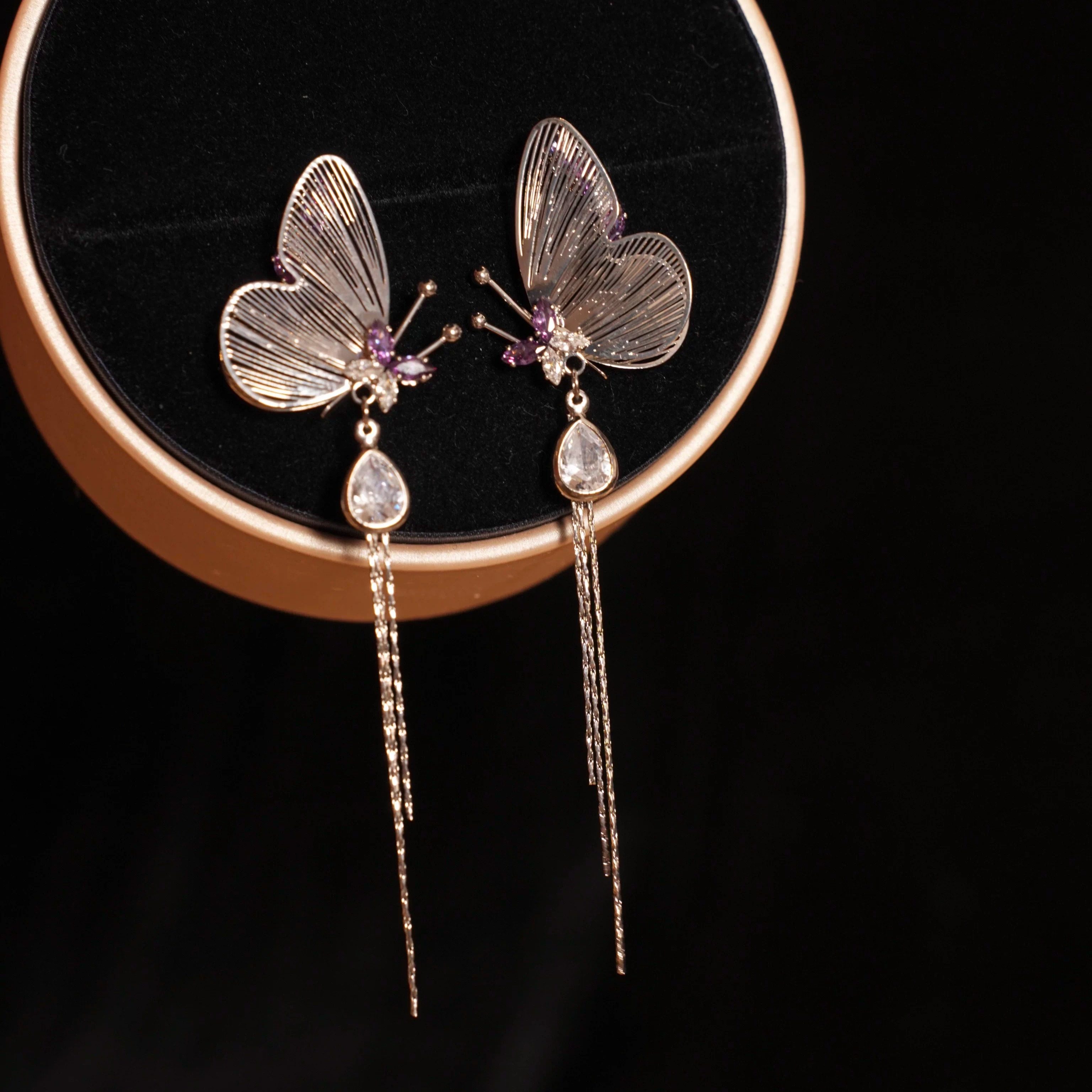 「曼德利银蝶」法式浪漫氛围感设计高级小众闪耀银色蝴蝶耳环耳夹,饰品/流行首饰/时尚饰品新,耳环,淘宝优惠券,粉丝福利购,淘宝优惠卷