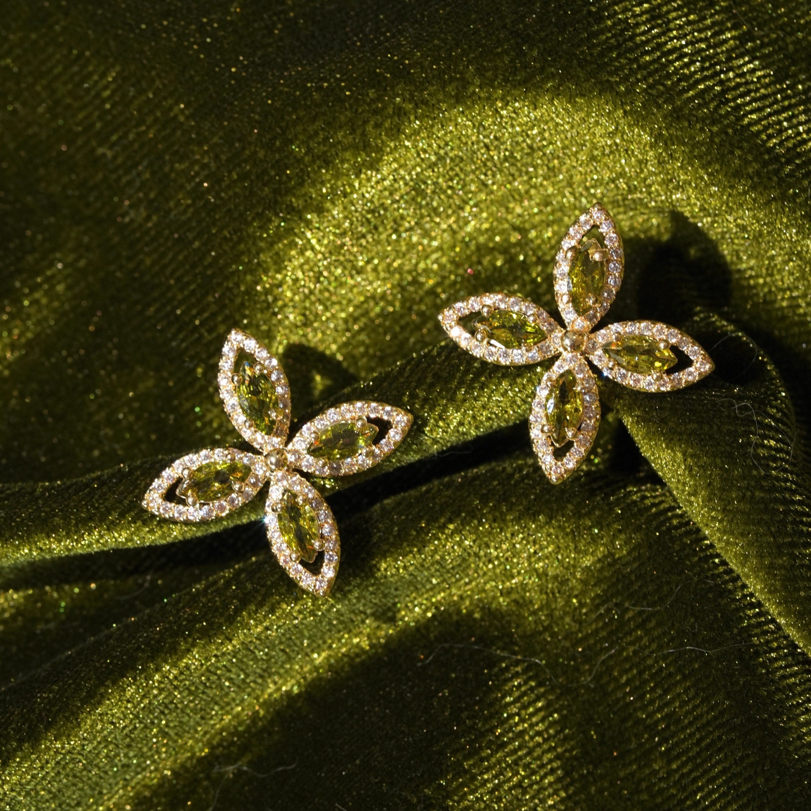 「橄榄枝」幸运草 法式复古高级感轻奢闪耀锆石橄榄绿耳环/耳夹女,饰品/流行首饰/时尚饰品新,耳环,淘宝优惠券,粉丝福利购,淘宝优惠卷