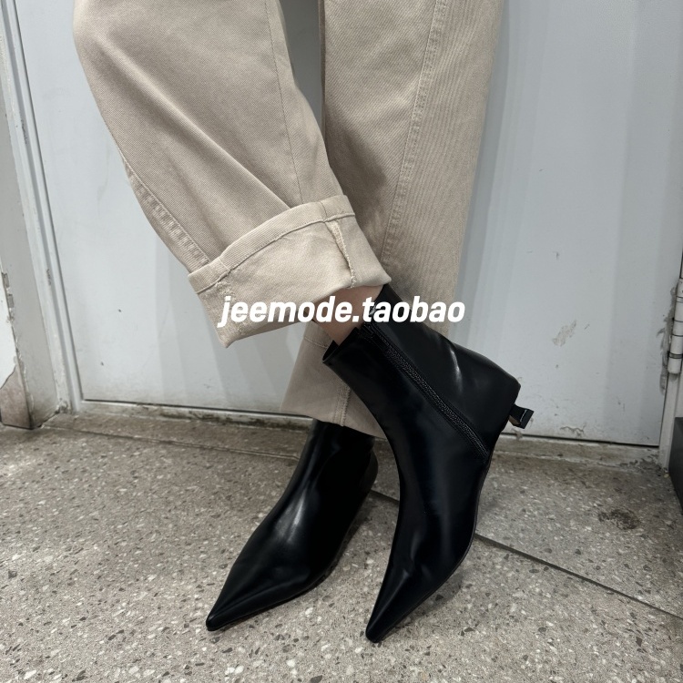 韩版时装靴酒杯跟尖头显瘦
