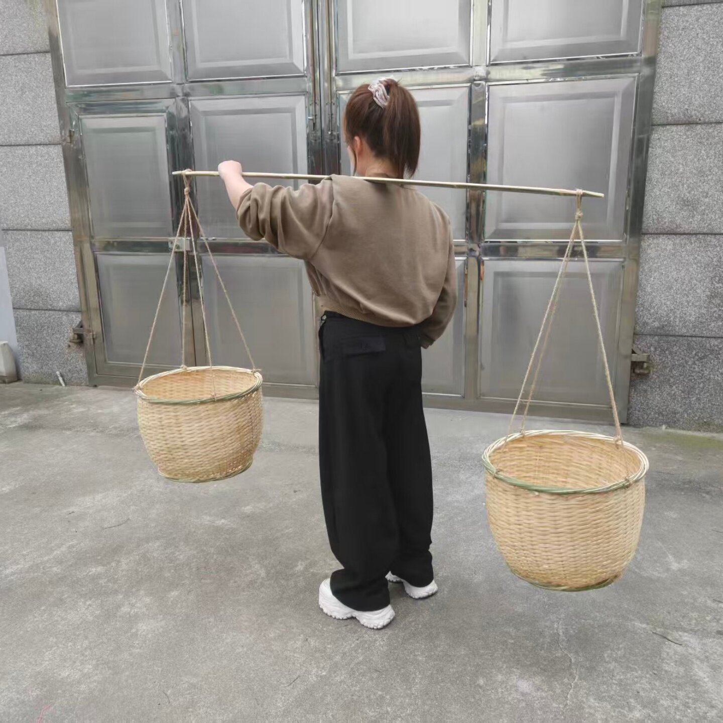挑货郎担子箩筐竹筐舞蹈表演道具户外平衡训练幼儿园儿童玩具扁担