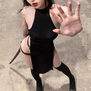 黑色无袖镂空侧开叉绑带收腰背心裙 挂脖高腰大摆COSPLAY连衣裙