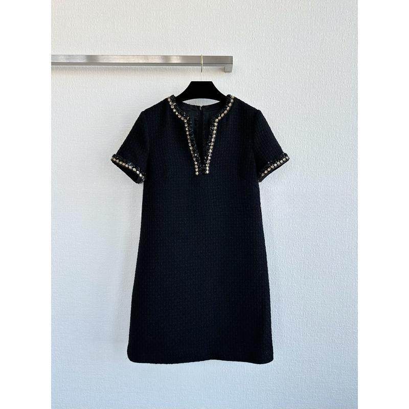 轻熟优雅亮泽感领圈重工钻饰粗纺肌理质感连衣裙,女装/女士精品,连衣裙,淘宝优惠券,粉丝福利购,淘宝优惠卷