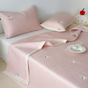 新款高支纯棉长绒棉夹棉刺绣床盖三件套可机洗双人榻榻米防滑床单