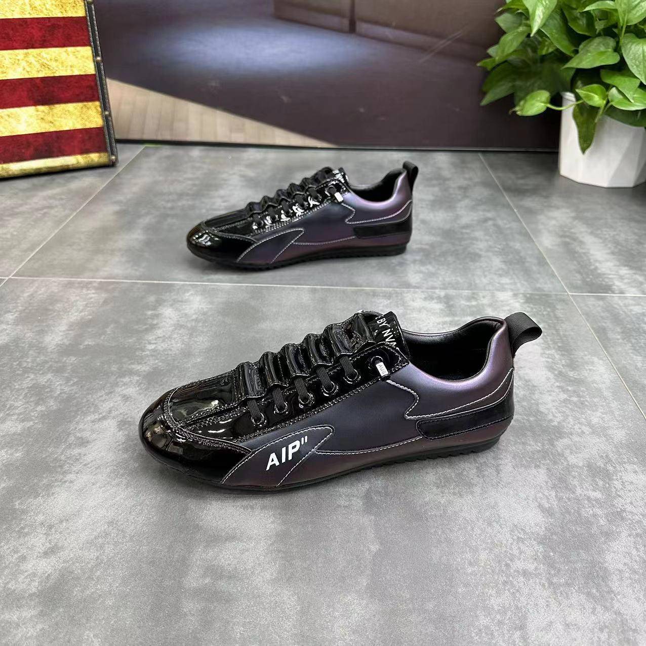 男鞋2025秋季新款一脚蹬精神小伙炫彩皮面豆豆鞋潮流网红阿甘潮鞋