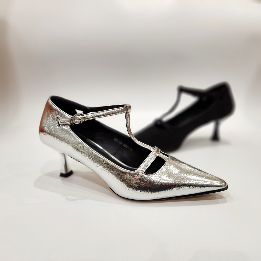 52228时装小高跟瓢鞋低跟瓢鞋银