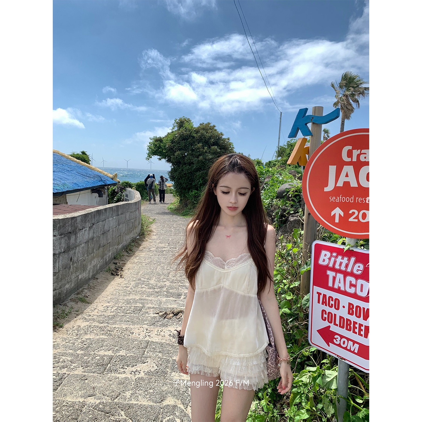 子Mengling  丝绒梦境  丝绒蕾丝拼接纯欲吊带上衣甜美蛋糕裙套装图片