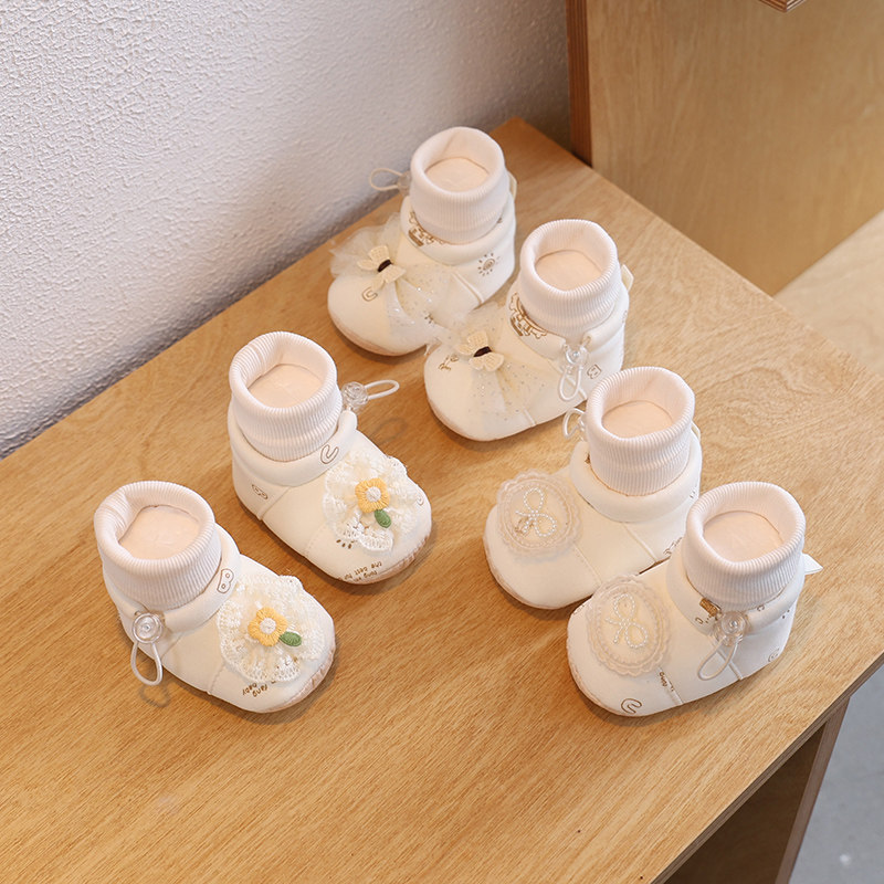 婴儿鞋袜鞋女宝宝蕾丝小花纯棉软底脚套春秋冬季保暖防掉鞋0一1岁