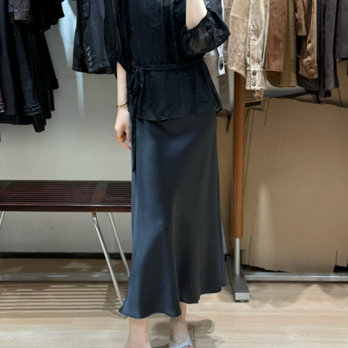 多多26年夏上新真丝高端气质缎面吊带连衣裙(桑蚕丝)dz-YN31511