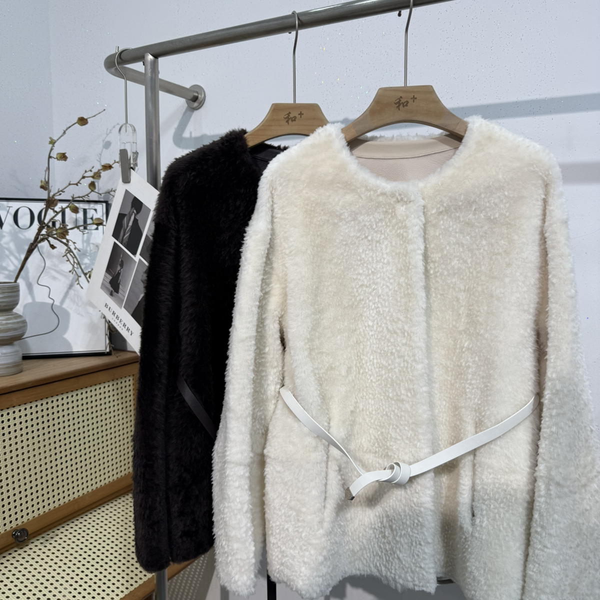 多多2025冬季新款慵懒保暖圆领保暖皮毛一体外套(配腰绳)HS-88139