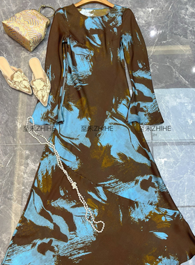 多多设计-极简大牌老钱新中式咖底蓝色彩绘连衣裙(不含项链)t1177