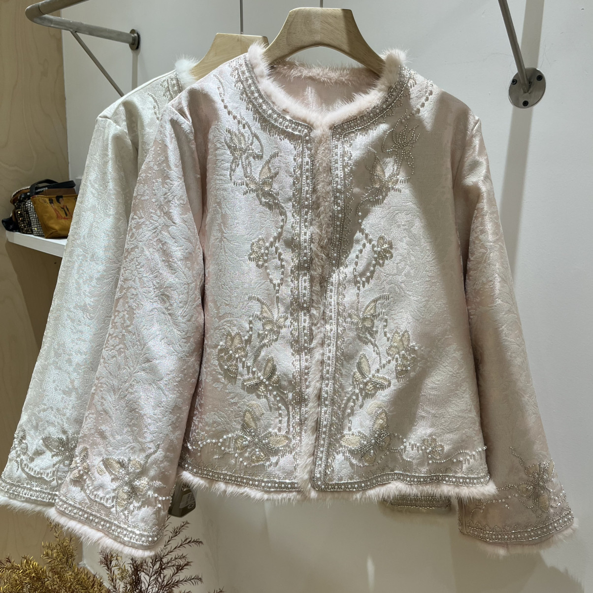 多多女装新中式重工刺绣高端水貂毛拼接国风保暖羽绒服外套T多058,女装/女士精品,羽绒服,淘宝优惠券,粉丝福利购,淘宝优惠卷