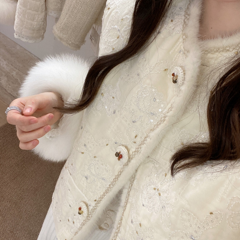 多多绒小香风圆领短款保暖羽绒服外套(配可拆卸狐狸毛毛领)57887