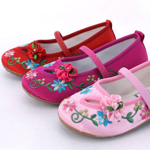 2025中国风女童老北京布鞋绣花童鞋儿童绣花鞋手工牛筋底宝宝布鞋