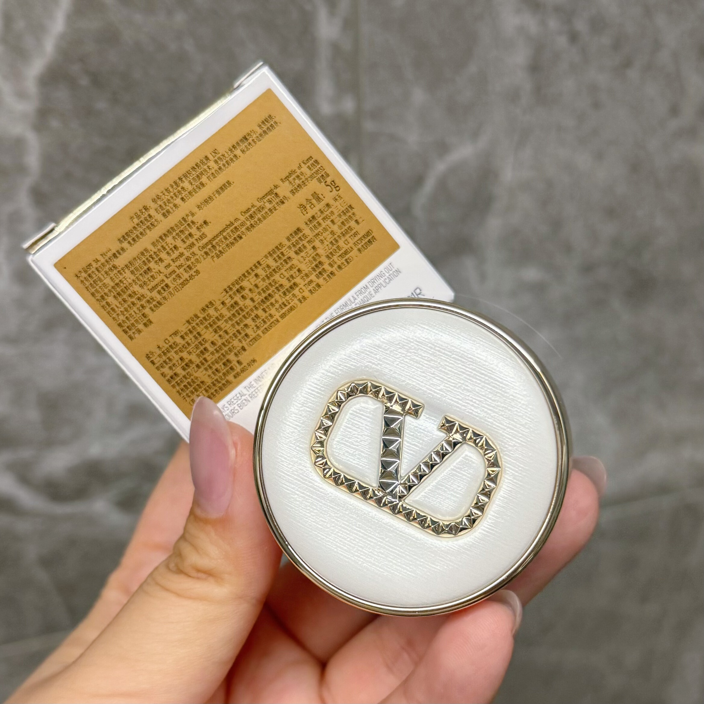 国柜！清透光影|Valentino华伦天奴水光气垫皮革ln2遮瑕滋润Q版皮