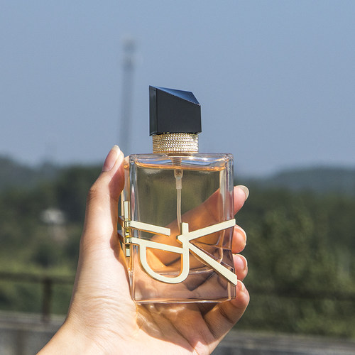 李佳琪薇娅viya推荐适合怀孕期哺乳期孕妇妈妈专用的安全环保香水 - 封面