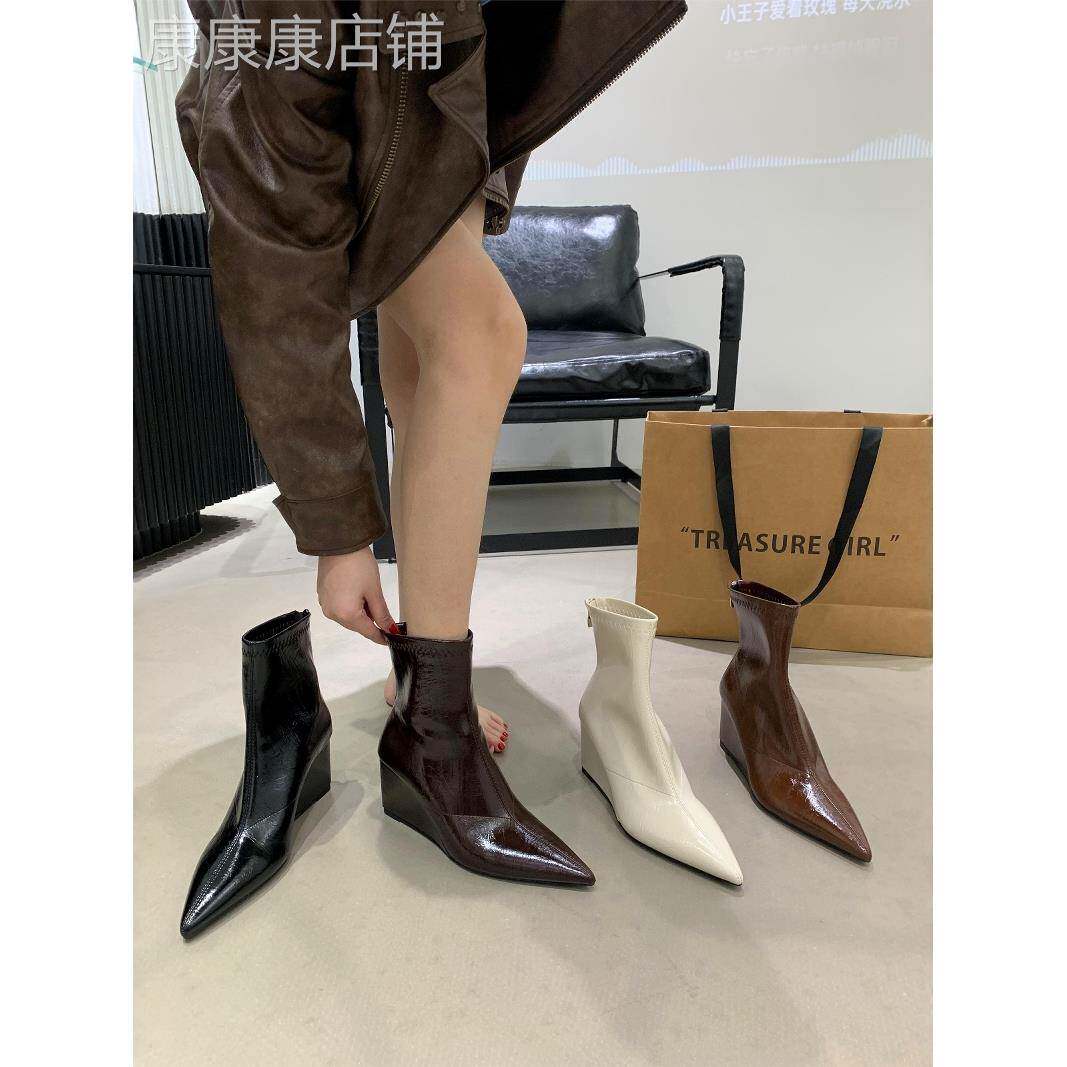 潮牌2025秋冬季新款增高白色短靴女鞋尖头坡跟靴高跟瘦腿名媛靴子