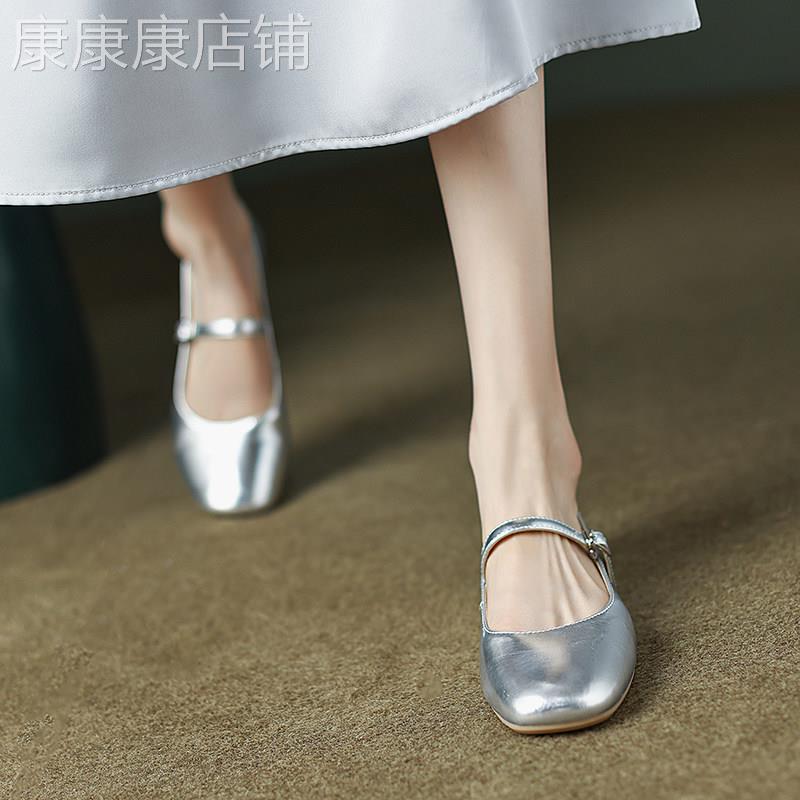 银色单鞋女平底豆豆鞋女2026新款春季一字带软皮玛丽珍大尺码41一
