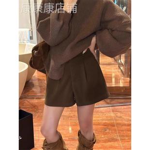 咖色毛呢短裤女秋冬季新款配靴子外穿a字美拉德棕色裤子高腰靴裤