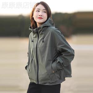 短款连帽外套女春季2026新款设计感大码女装夹克宽松休闲户外上衣