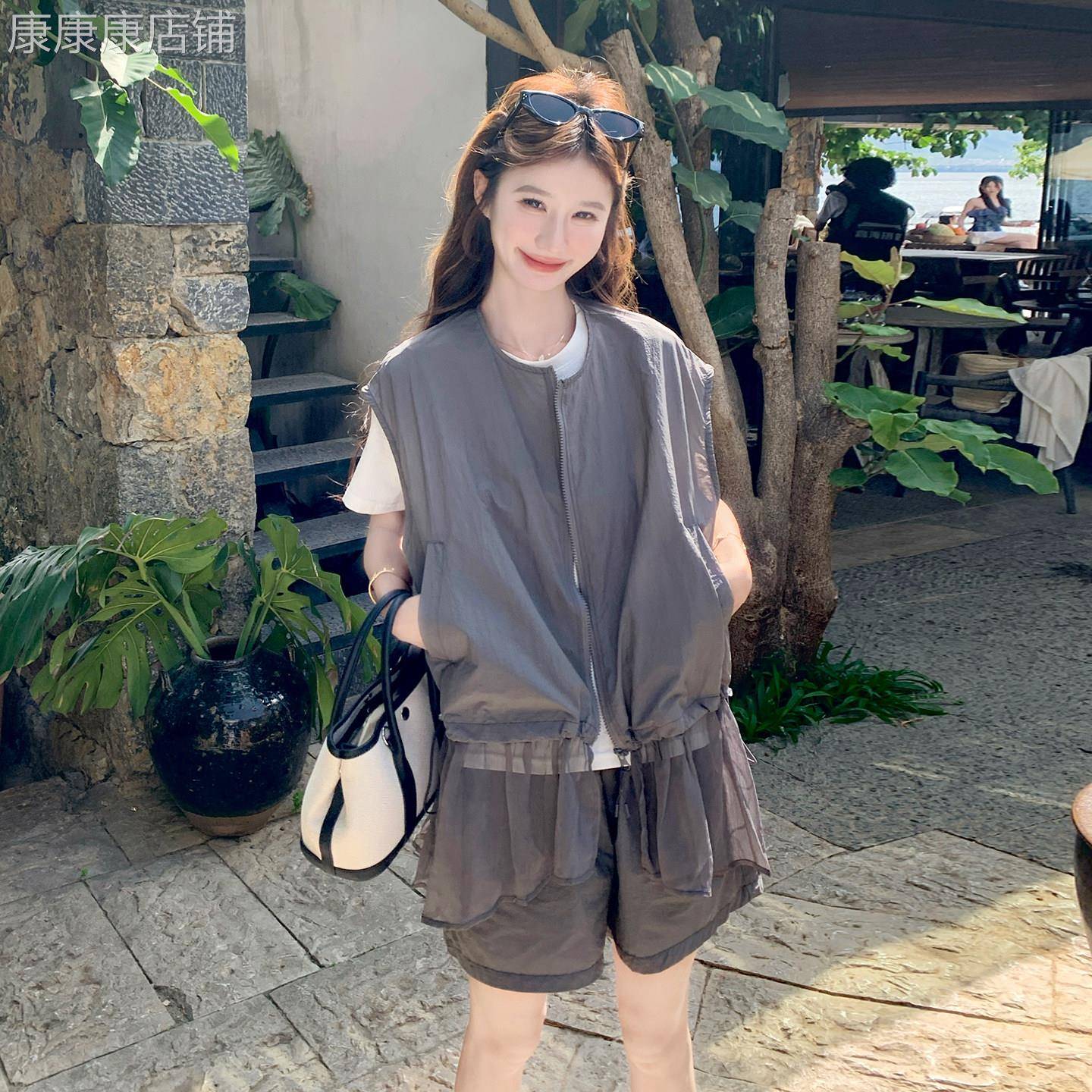 灰色韩系慵懒风休闲套装女2026夏新款网纱拼接背心T恤短裤三件套