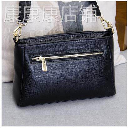 香港真皮妈妈包包女新款休闲斜揹包女小包牛皮方包百搭单肩包