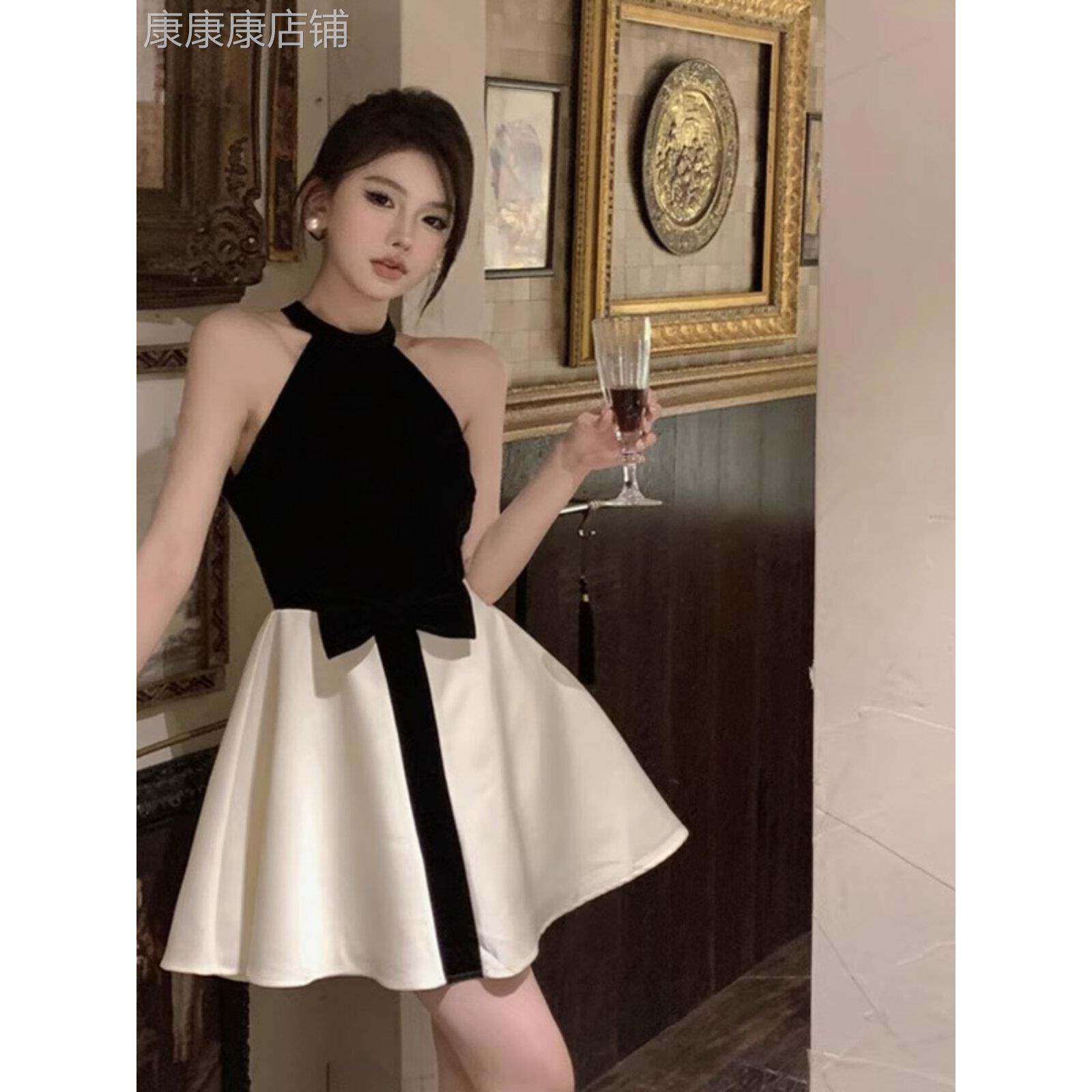 日系甜辣妹挂脖连衣裙女夏高级性感法式赫本风晚礼服小黑裙小个子